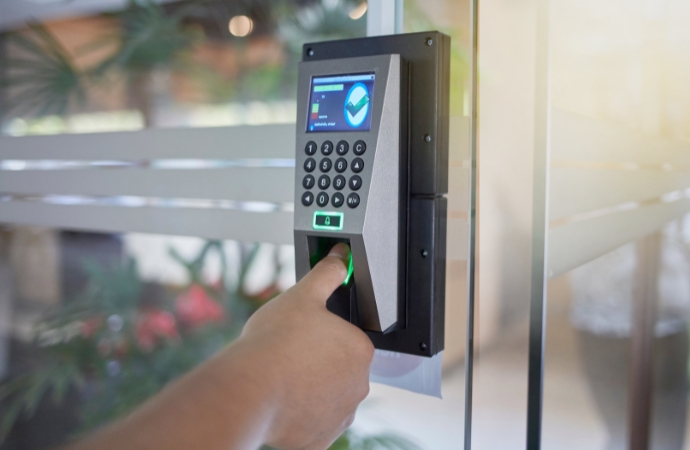 Electronic door control device